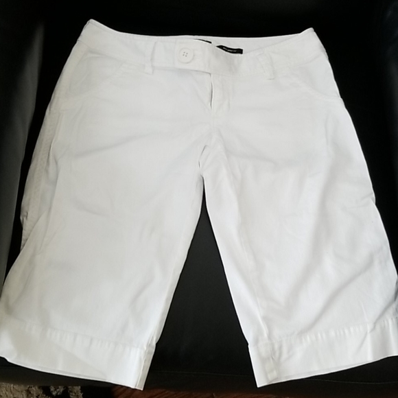 Limited whote cotton bermuda shorts - Picture 1 of 3